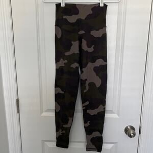 OFFLINE By Aerie Real Me High Waisted Camo 7/8 Leggings Green/Black Women's M